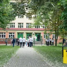 Zobacz zdjęcie: Uczniowie przystępujący do egzaminy ósmoklasisty