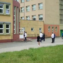 Zobacz zdjęcie: Uczniowie przystępujący do egzaminy ósmoklasisty