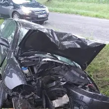 Zobacz zdjęcie: Pijana wjechała do rowu. W samochodzie przewoziła 11-letnie dziecko