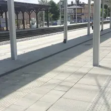 Zobacz zdjęcie: Peron nr 2 na dworcu PKP w Bolesławcu