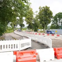 Zobacz zdjęcie: Tymczasowy most w Lwówku Śląskim (połączył ul. Rybną z zajezdnią PKS)