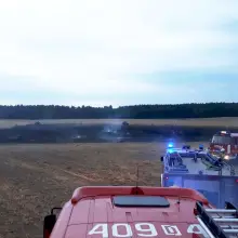 Zobacz zdjęcie: Pożar kombajnu i pola w Stary Łomie