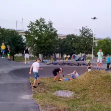 Zobacz zdjęcie: Wypadek na skateparku, nastolatek zabrany do szpitala