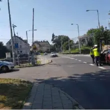 Zobacz zdjęcie: Akcja policjantów z Bolesławca i sokistów na przejeździe kolejowym