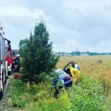Zobacz zdjęcie: Audi wpadło do rowu koło Nowogrodźca