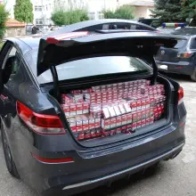 Zobacz zdjęcie: Samochód i nielegalne papierosy przechwycone przez Nadodrzański Oddział Straży Granicznej