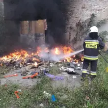 Zobacz zdjęcie: Pożar w byłej klinkierni w Nowogrodźcu (powiat bolesławiecki)