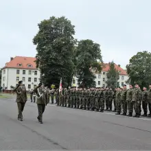 Zobacz zdjęcie: Uroczystość objęcia obowiązków dowódcy 23 Śląskiego Pułku Artylerii w Bolesławcu przez płka Marka Wasielewskiego