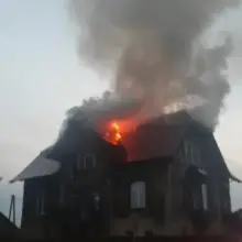 Zobacz zdjęcie: Pożar budynku wielorodzinnego w Czernej (gmina Nowogrodziec, powiat bolesławiecki)