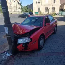 Zobacz zdjęcie: Auto rozbite po pościgu i podejrzany