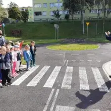 Zobacz zdjęcie: Zajęcia dla przedszkolaków w miasteczku ruchu drogowego w Bolesławcu