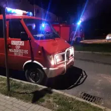 Zobacz zdjęcie: Akcja straży pożarnej przy ul. Asnyka w Nowogrodźcu (powiat bolesławiecki)