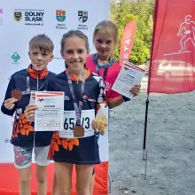 View photo: Runners from Iwiny with medals at the Polish Club Championships