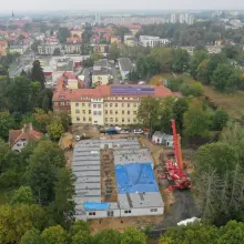 Zobacz zdjęcie: Nowy szpital dla zakażonych covidem: wszystkie moduły zamontowane