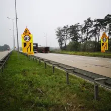 Zobacz zdjęcie: A4: wymieniają uszkodzone płyty koło Krzyżowej