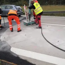 Zobacz zdjęcie: A4: wymieniają uszkodzone płyty koło Krzyżowej