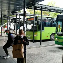 Zobacz zdjęcie: PKS Bolesławiec i Straż Miejska wspólnie w akcji: noś maskę!