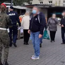 Zobacz zdjęcie: Pandemia: wspólne patrole policji i żandarmerii w Bolesławcu