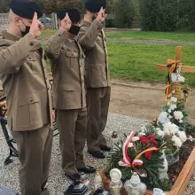 Zobacz zdjęcie: Świętoszowscy pancerniacy pamiętali o zmarłych kolegach
