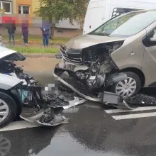 Zobacz zdjęcie: Sprawczyni i auta po kolizji