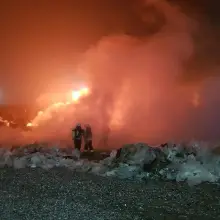 Zobacz zdjęcie: Nocny pożar na strefie w Osłej