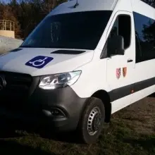 Zobacz zdjęcie: Gmina Gromadka: nowy autobus służący do przewozu osób niepełnosprawnych