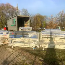 Zobacz zdjęcie: Łóżka WOŚP przed legnickim szpitalem