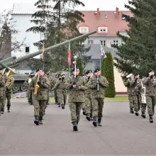 Zobacz zdjęcie: Elewi ślubowali na sztandar 23 Śląskiego Pułku Artylerii w Bolesławcu