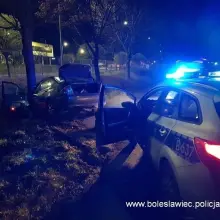 Zobacz zdjęcie: Auto uciekającego i słoik z marihuaną