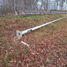 Zobacz zdjęcie: Zdemolowana latarnia w Otoku