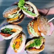 Zobacz zdjęcie: Rzemieślnicze pity i burgery w Winestone Bolesławiec