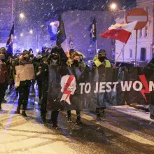 Zobacz zdjęcie: Mimo śniegu i mrozu kilkadziesiąt osób protestowało ws. aborcji