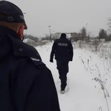Zobacz zdjęcie: Akcja Zima. Policjanci kontrolują miejsca, gdzie mogą przebywać osoby potrzebujące