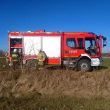 Zobacz zdjęcie: Akcja straży pożarnej przy drodze Wierzbowa–Gromadka