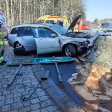 Zobacz zdjęcie: Wypadek na rondzie w Wykrotach