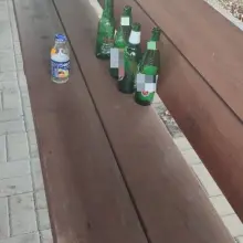 Zobacz zdjęcie: Śmieci między cmentarzem a świetlicą w Zebrzydowej