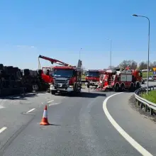 Zobacz zdjęcie: Strażacy z SGRT Bolesławiec w akcji ratowniczej na A4 w powiecie legnickim