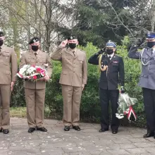 Zobacz zdjęcie: Uroczystość z okazji rocznicy zakończenia II wojny światowej przy pomniku w Bolesławcu