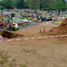 Zobacz zdjęcie: Przerwane ceremonie pogrzebowe. W ziemi znaleziono niewybuch