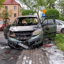 Zobacz zdjęcie: Spalone auto przy ul. Jana Pawła II