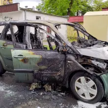 Zobacz zdjęcie: Spalone auto przy ul. Jana Pawła II