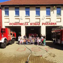 Zobacz zdjęcie: Strażacy z Nowogrodźca i przedszkolaki