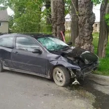 Zobacz zdjęcie: Auto po pościgu i podejrzany