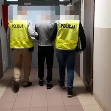Zobacz zdjęcie: Auto po pościgu i podejrzany