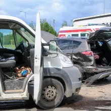 Zobacz zdjęcie: Zderzenie trzech aut przy krzyżówce Modłowa–Cieszkowskiego, kilkoro rannych