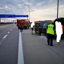 Zobacz zdjęcie: Pożar auta na A4 – na miejscu OSP Krzyżowa i PSP Bolesławiec