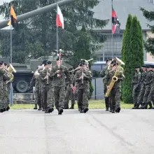Zobacz zdjęcie: 23 Śląski Pułk Artylerii w Bolesławcu: elewi przysięgali