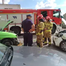 Zobacz zdjęcie: Zderzenie dwóch aut przy Łasickiej
