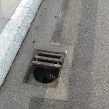 Zobacz zdjęcie: Niebezpiecznie na wiadukcie!