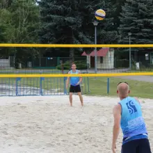 Zobacz zdjęcie: Dolnośląscy strażacy rywalizują w siatkówce plażowej w Bolesławcu
